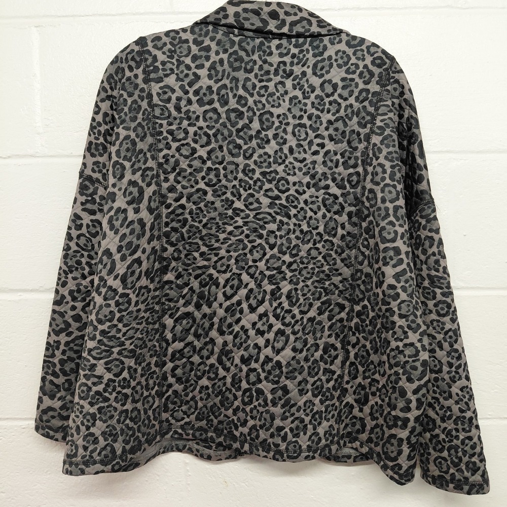 Ruby Rd. Petite Quilted Black Animal Print Full Zip Pocket Shirt Jacket LARGE - Picture 2 of 10
